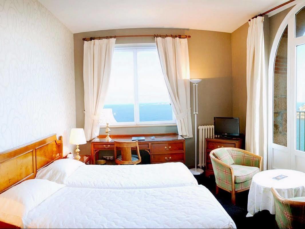 Le Manoir Du Sphinx Hotel เปโรส กีเรค ภายนอก รูปภาพ